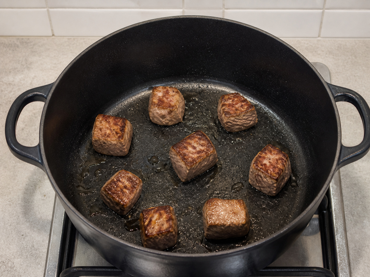 摩洛哥式羊肉鷹嘴豆燴鍋 — 分批煎羊肉