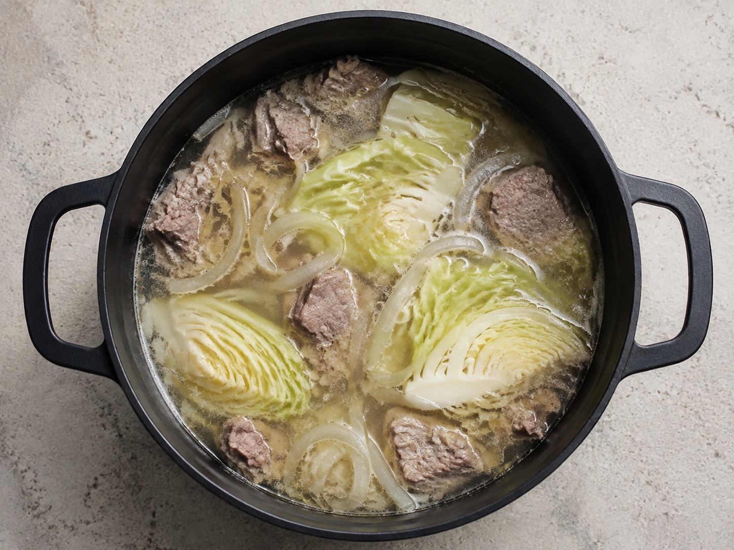 慢慢煮至微滾: 慢慢煮至微滾。按本食譜所列份量和次序操作；確認畫面所示食材狀態後才進入下一步。
