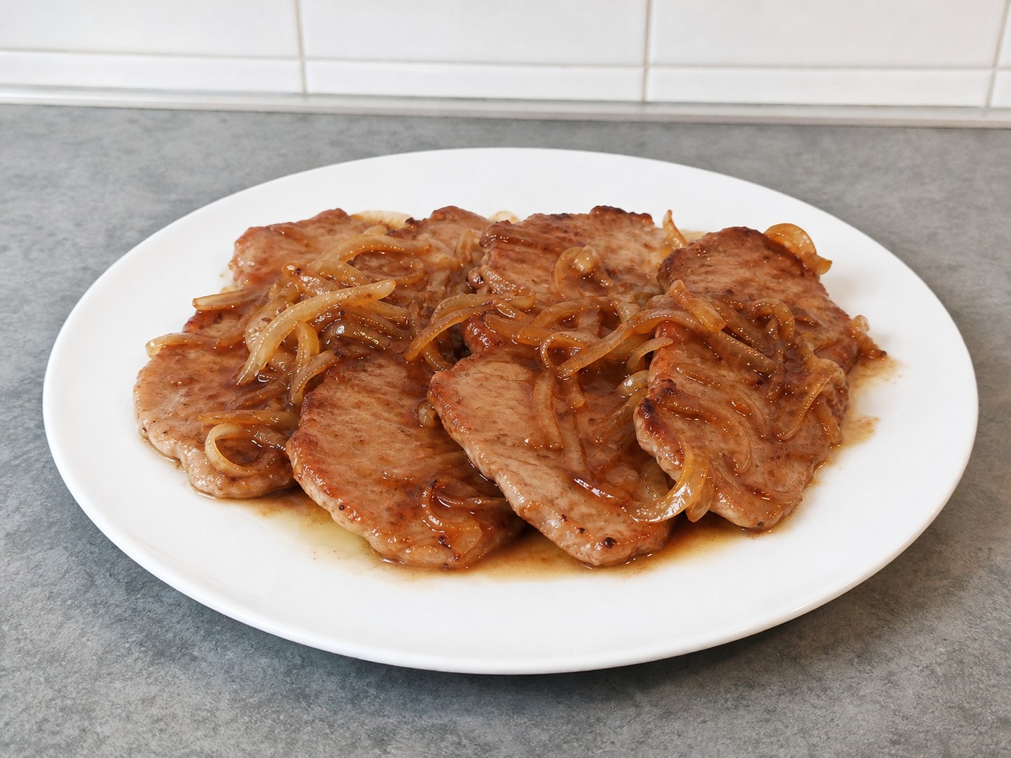洋蔥豬扒 Pork Chop with Onion Sauce