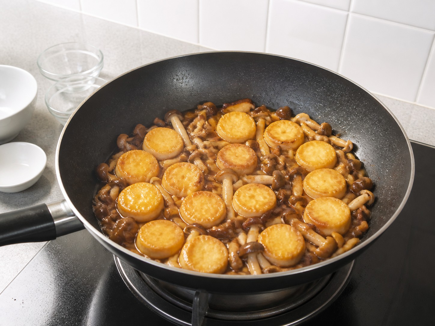 Tahu Telur Goreng dengan Aneka Jamur — langkah 11: Masukkan kembali tahu