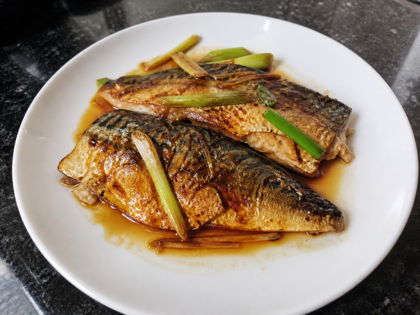 薑汁豉油香煎鯖魚 finished dish