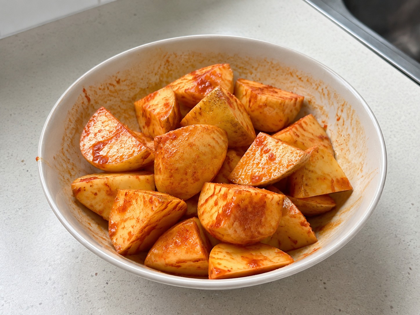 Ayam Piri-Piri dan Kentang Portugis — Lapisi kentang dengan sedikit bumbu