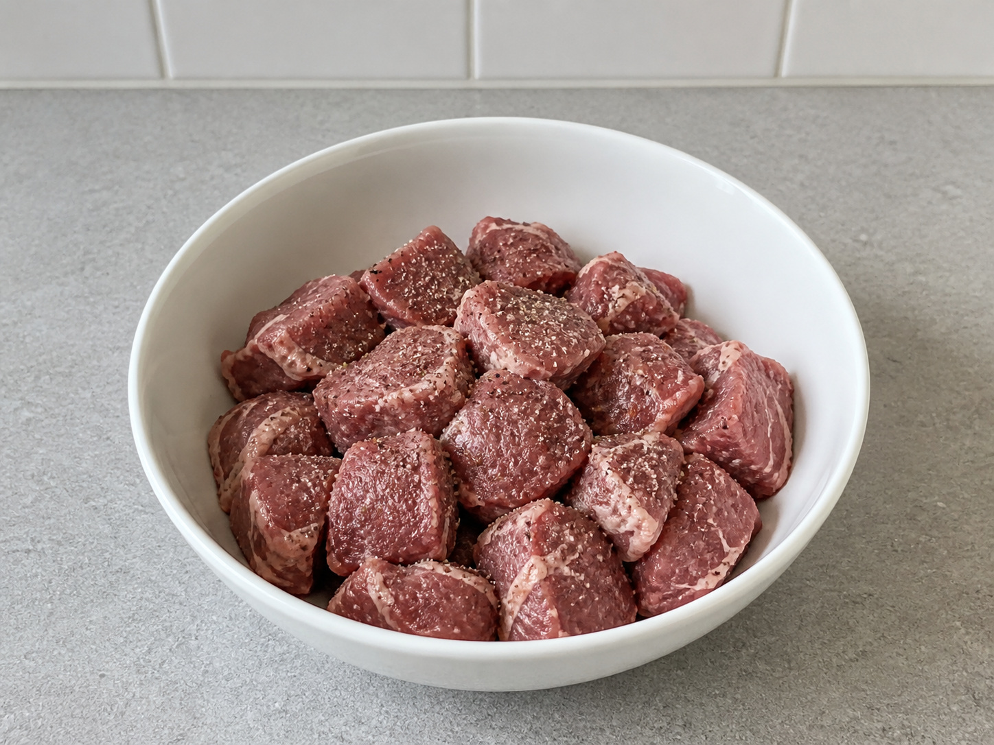 Semur Domba dengan Rosemary dan Sayuran Umbi: Bumbui daging