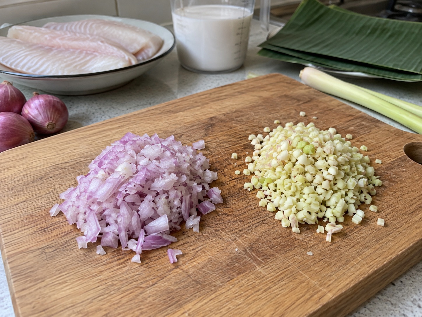 Otah Ikan Singapura — Cincang aromatik