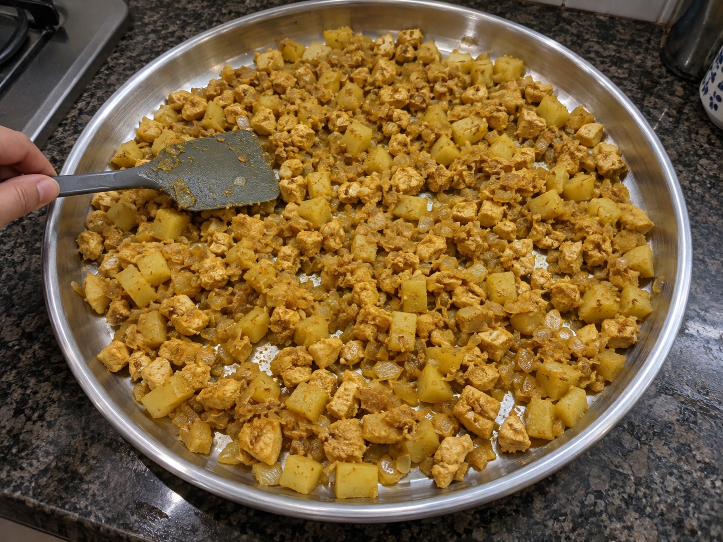 Singapore Chicken Curry Puffs — Palamigin ang palaman