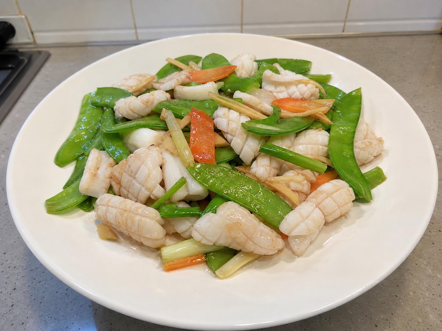 荷蘭豆炒鮮魷 Stir-fried Squid with Snow Peas
