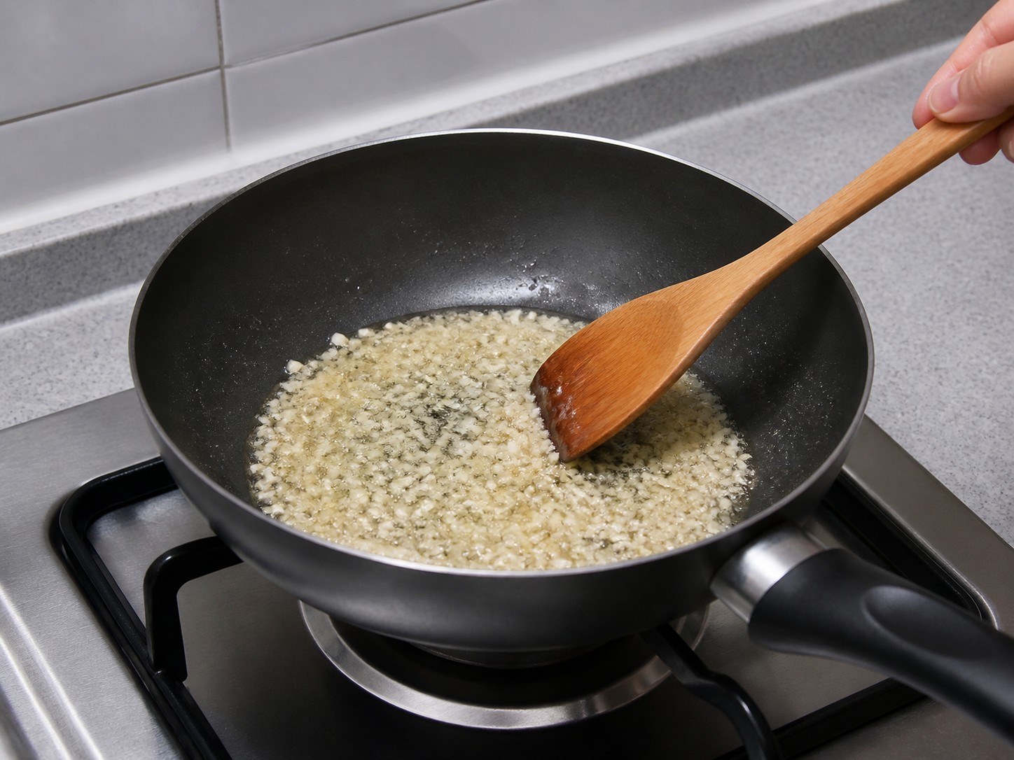 Steamed Okra with Garlic Soy Sauce — step 10: Fragrance garlic
