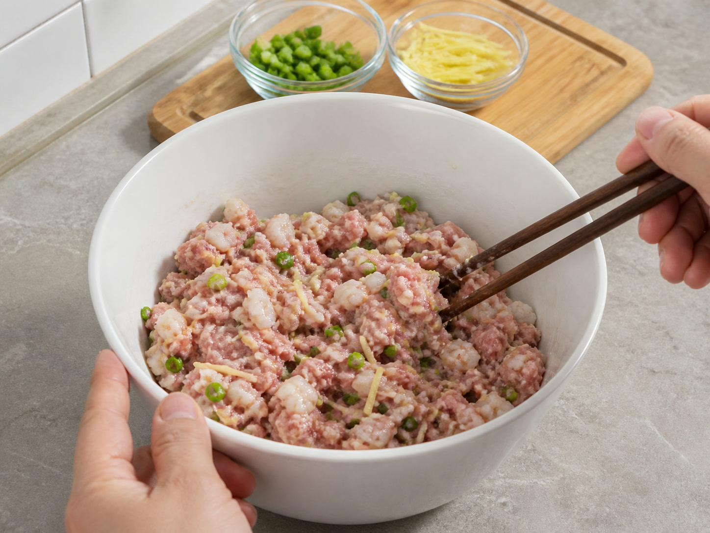 Steamed Pork Patty na may Tuyong Pusit: Pagsamahin ang baboy at pusit