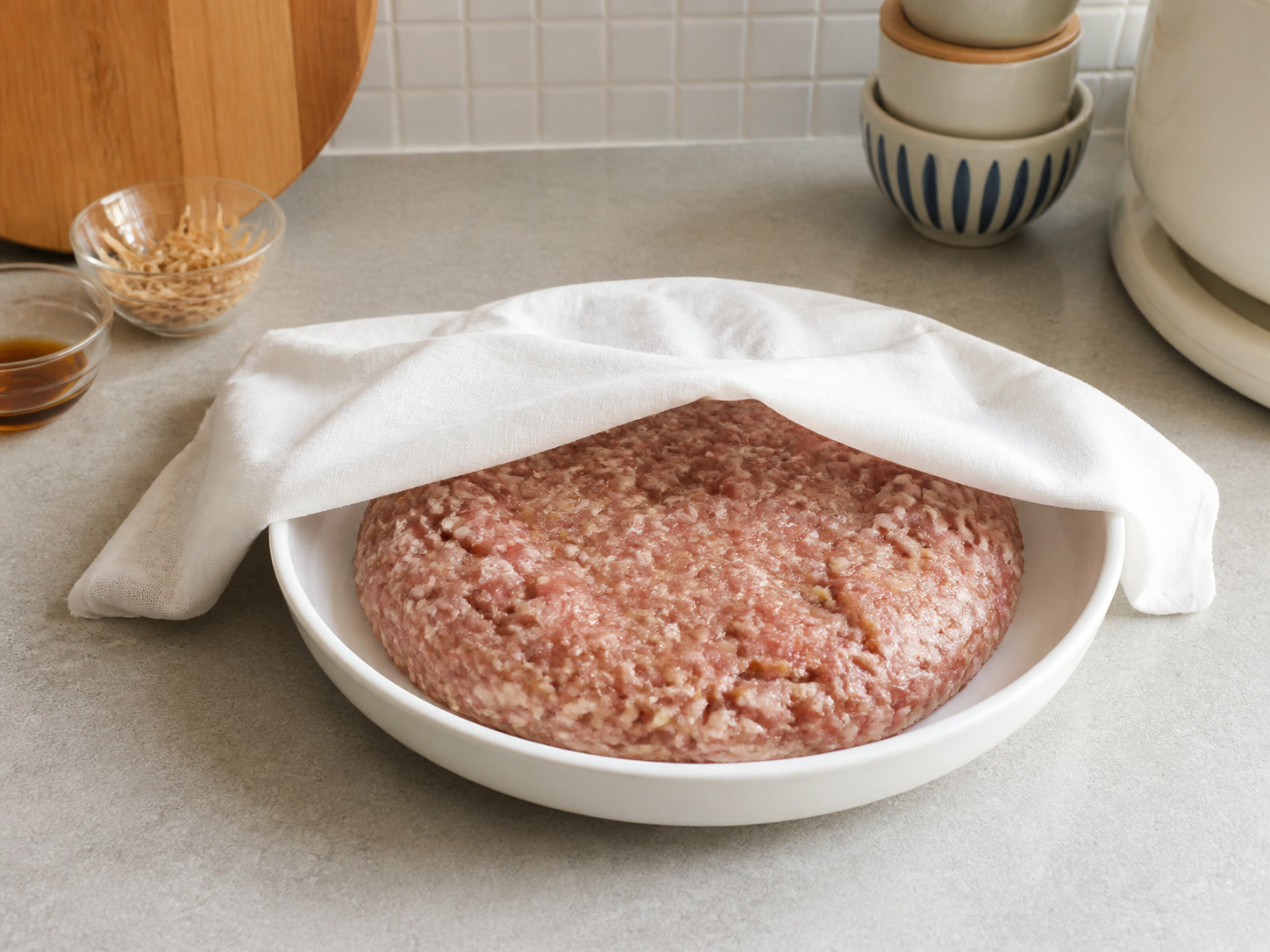 Steamed Pork Patty na may Tuyong Pusit: Pahingahin ang pattie