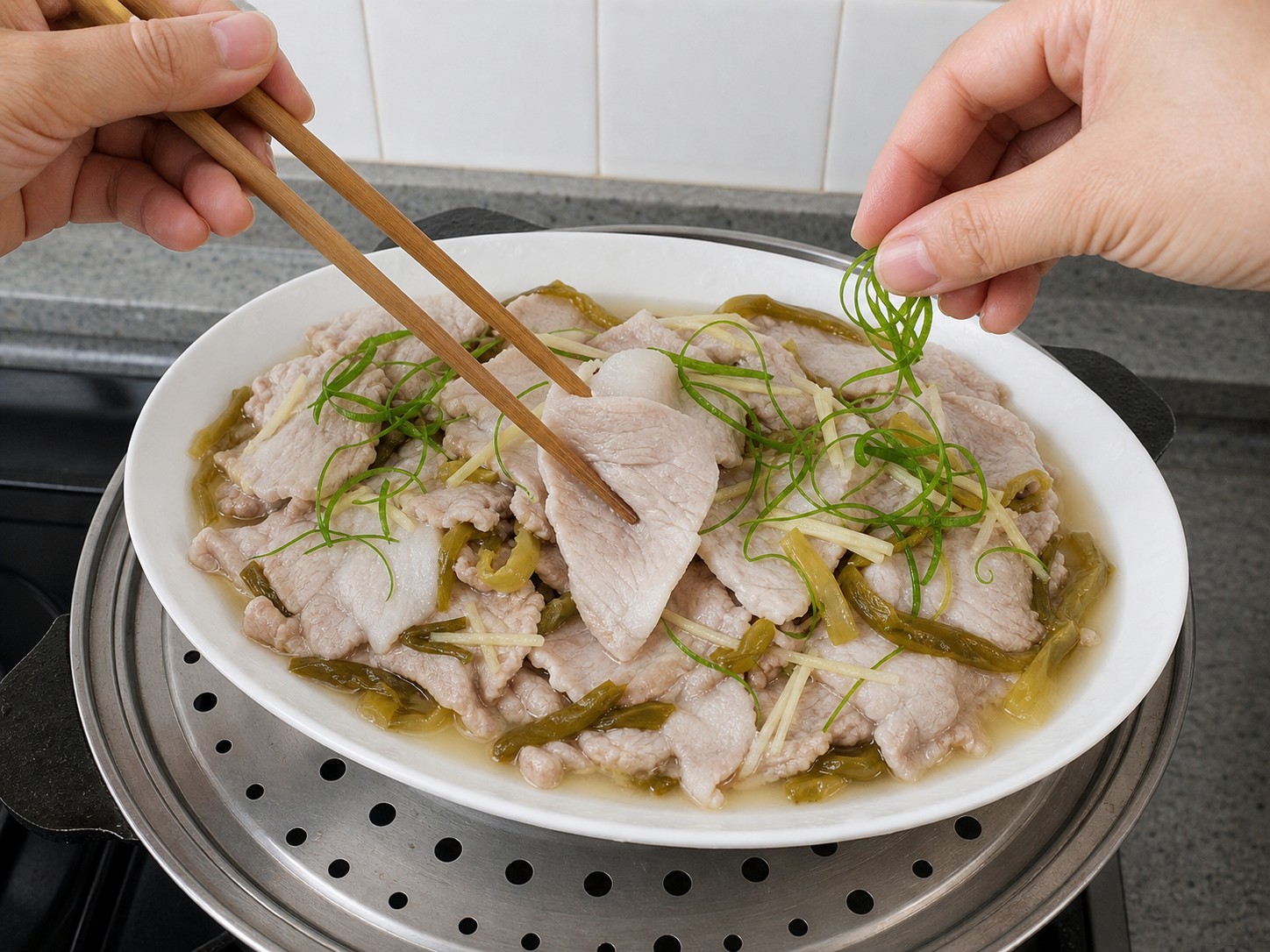 榨菜蒸豬肉片：檢查上桌