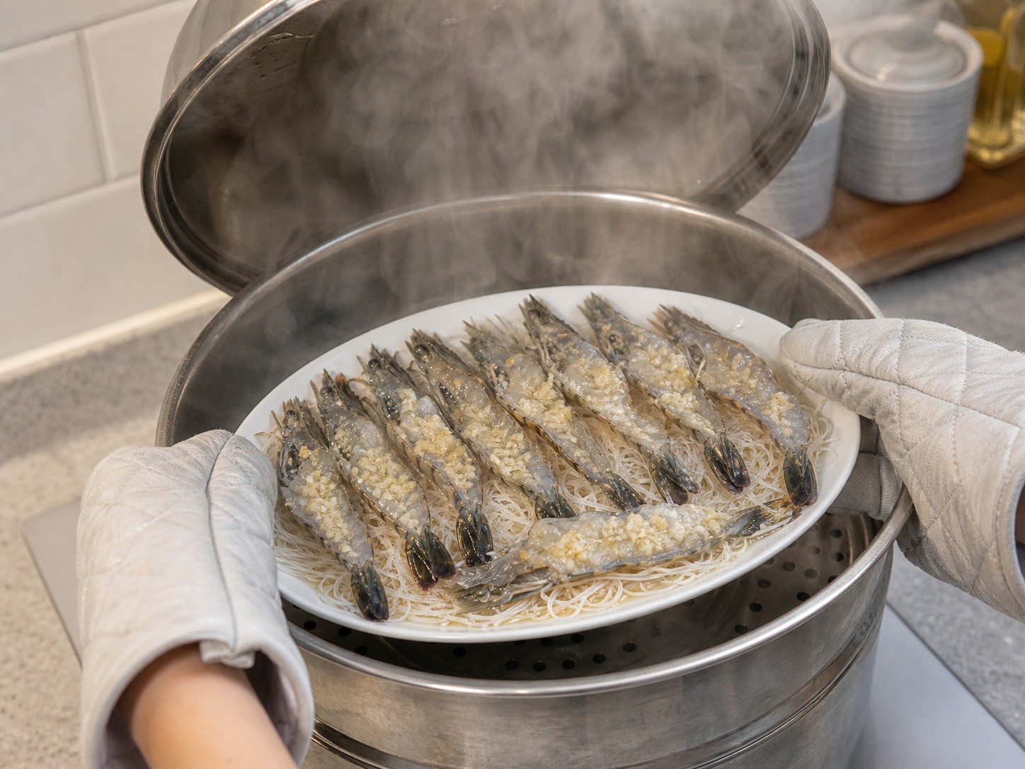 Steamed Split Prawns with Garlic and Vermicelli — step 11