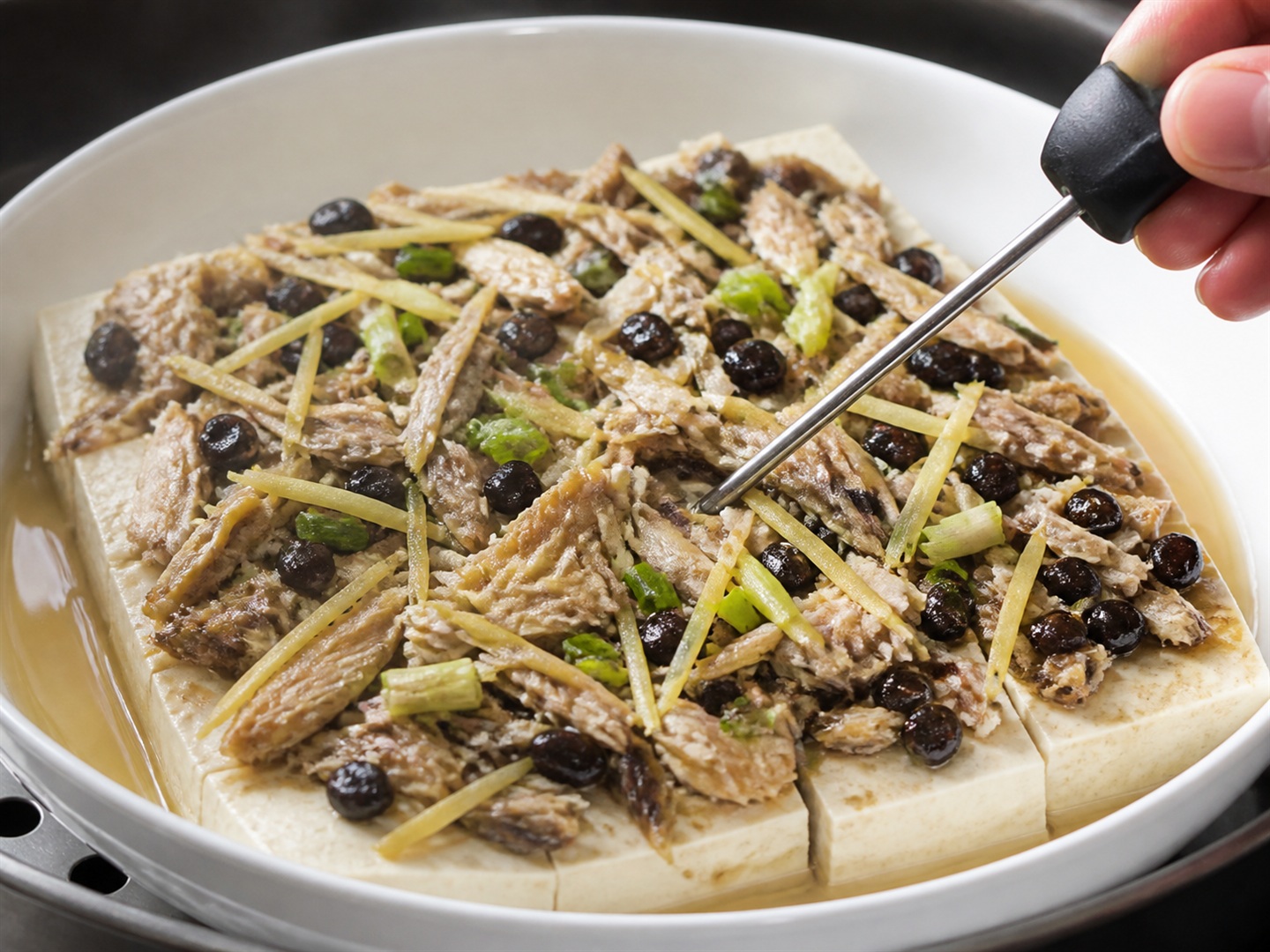 豆豉鯪魚蒸豆腐 — 檢查中心溫度