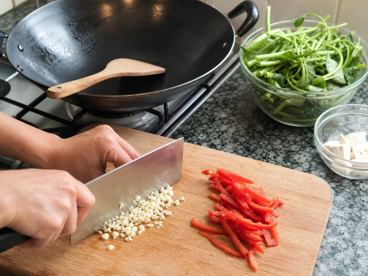 Stir-fried Water Spinach with Fermented Beancurd and Red Pepper — step 5