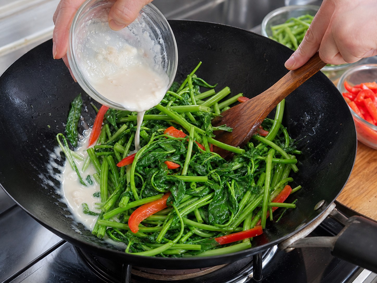 Stir-fried Water Spinach with Fermented Beancurd and Red Pepper — step 11