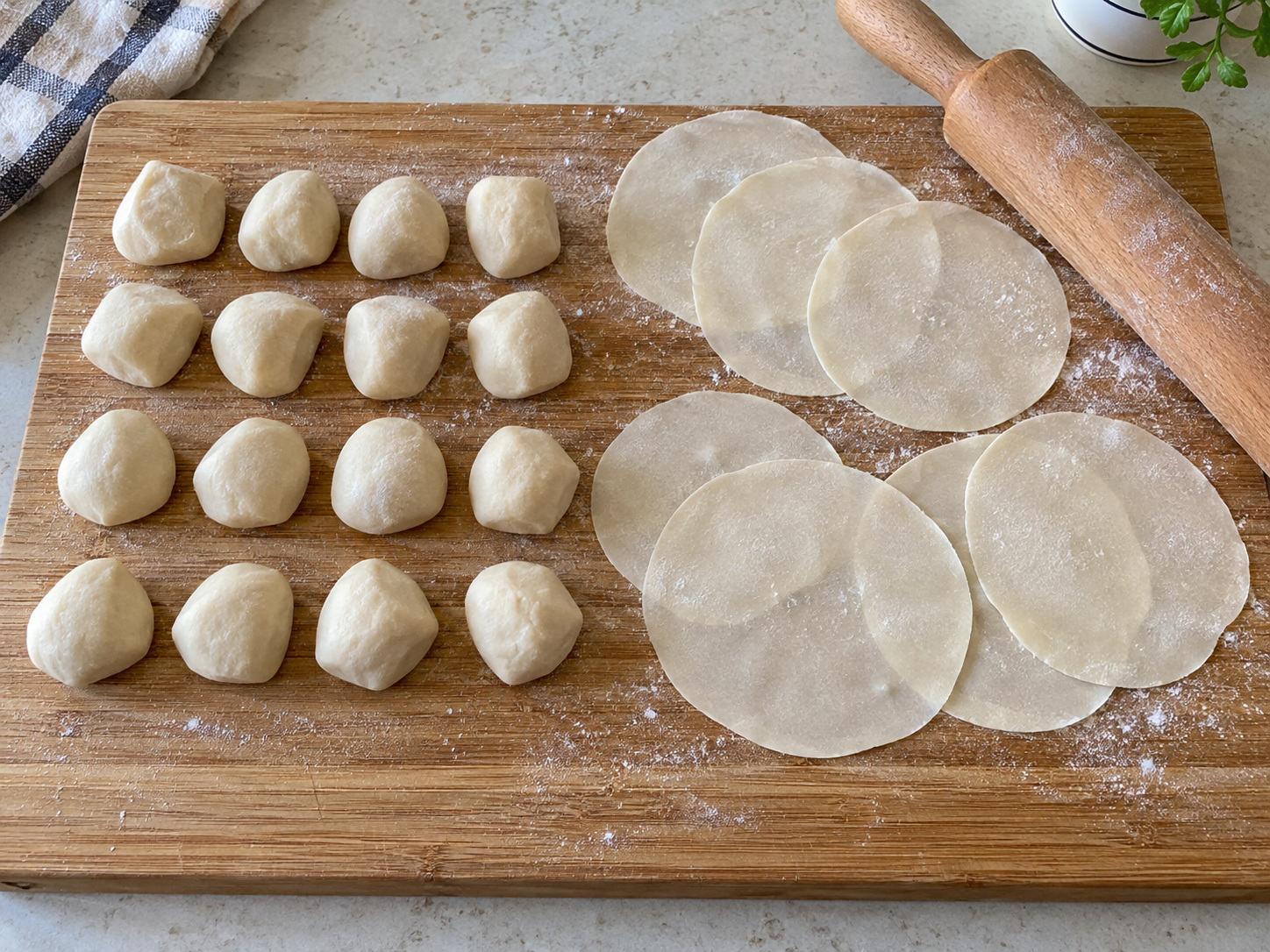 Teochew Chai Kueh na Pinasingawang Gulay Dumpling — Gawing bilog na balat