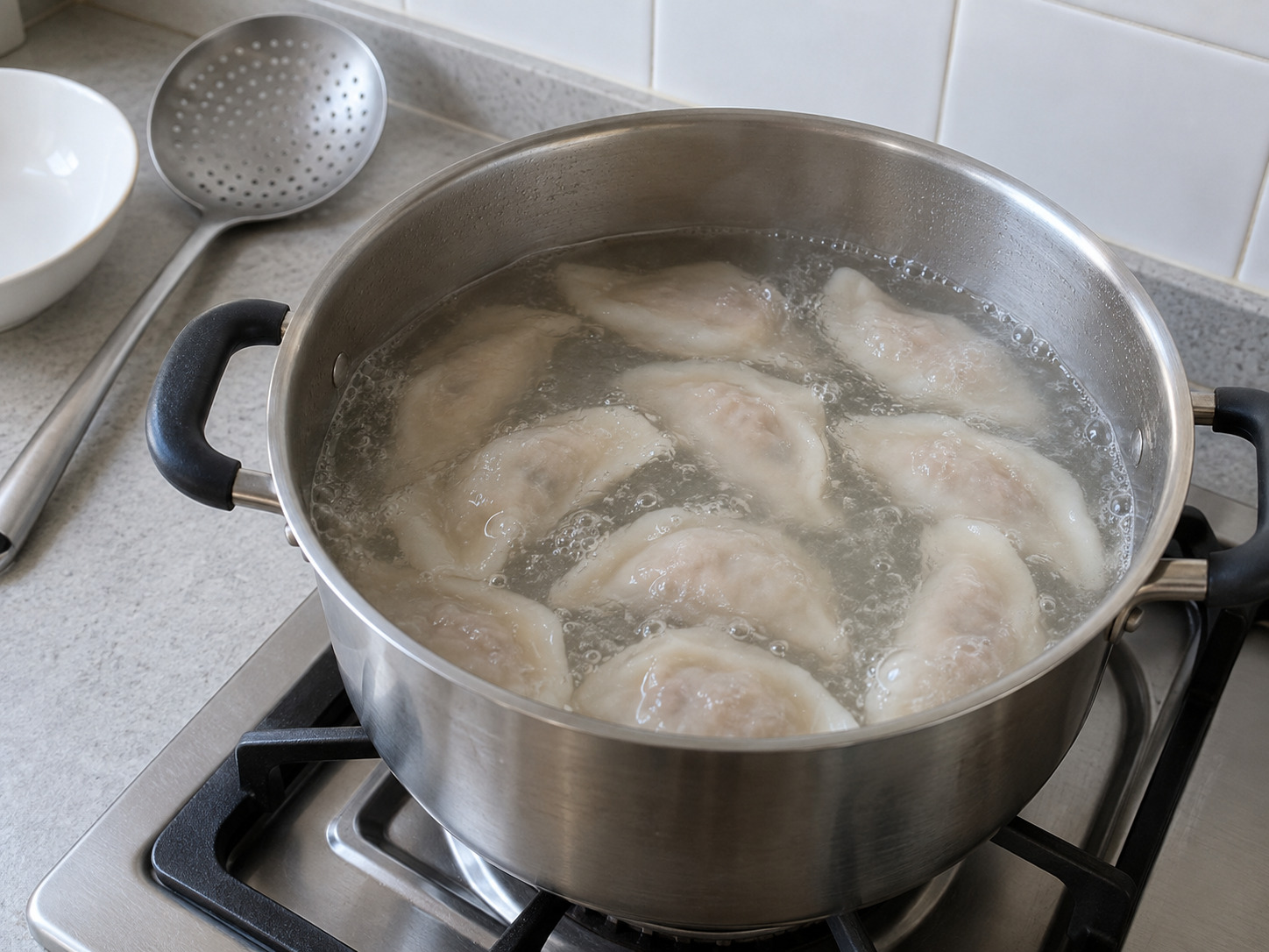 潮州魚餃 — 小滾煮熟
