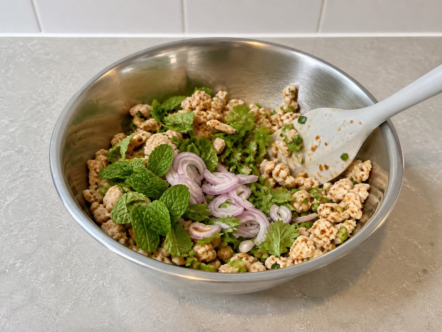 Larb Ayam Thailand — Tambah herba