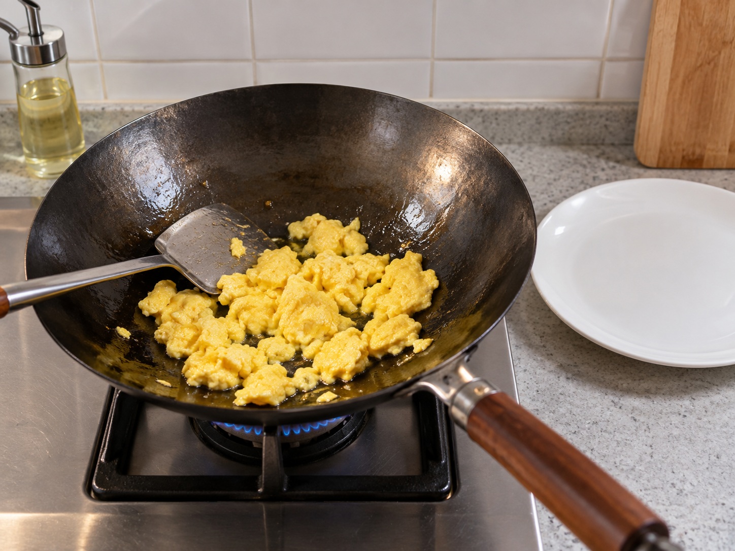 Pad Woon Sen Telur dan Sayur Thailand — Masak telur dahulu