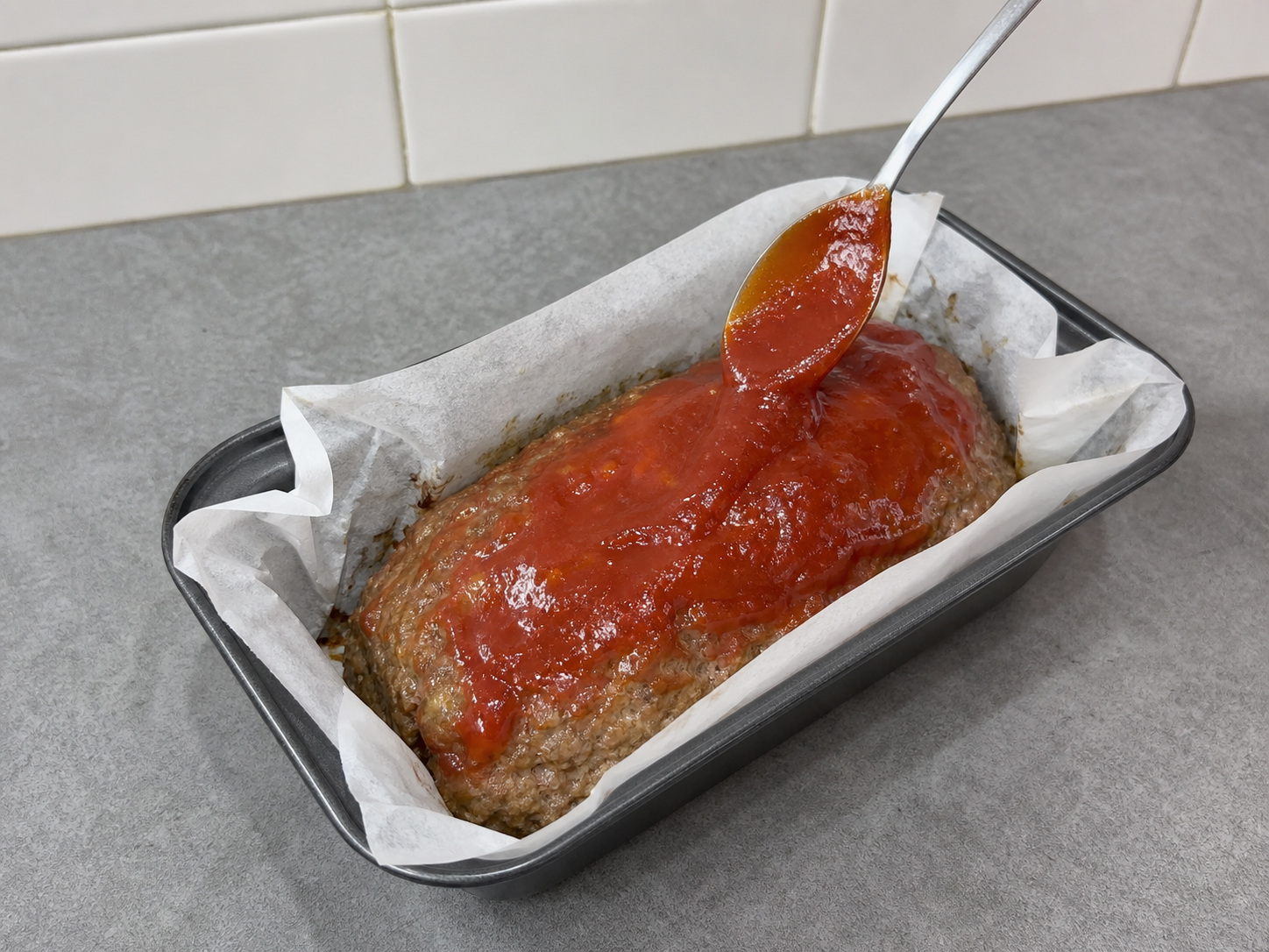 番茄醬焗牛肉批: 補上釉汁