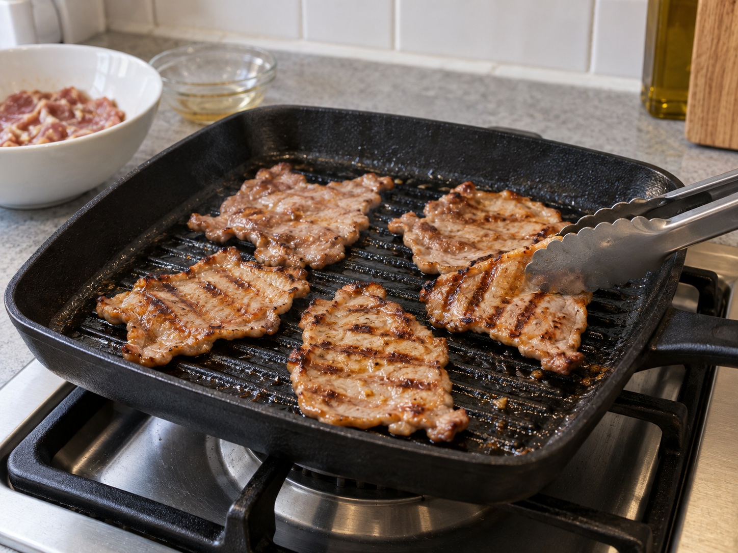 越式烤豬肉法包 — 煎烤肉片