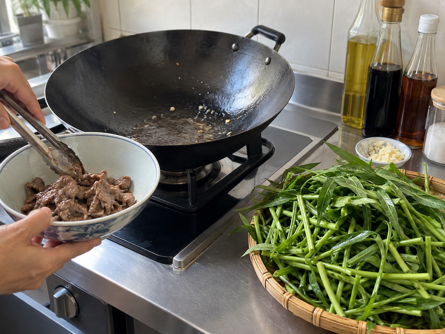 越式通菜炒牛肉 — 盛起牛肉
