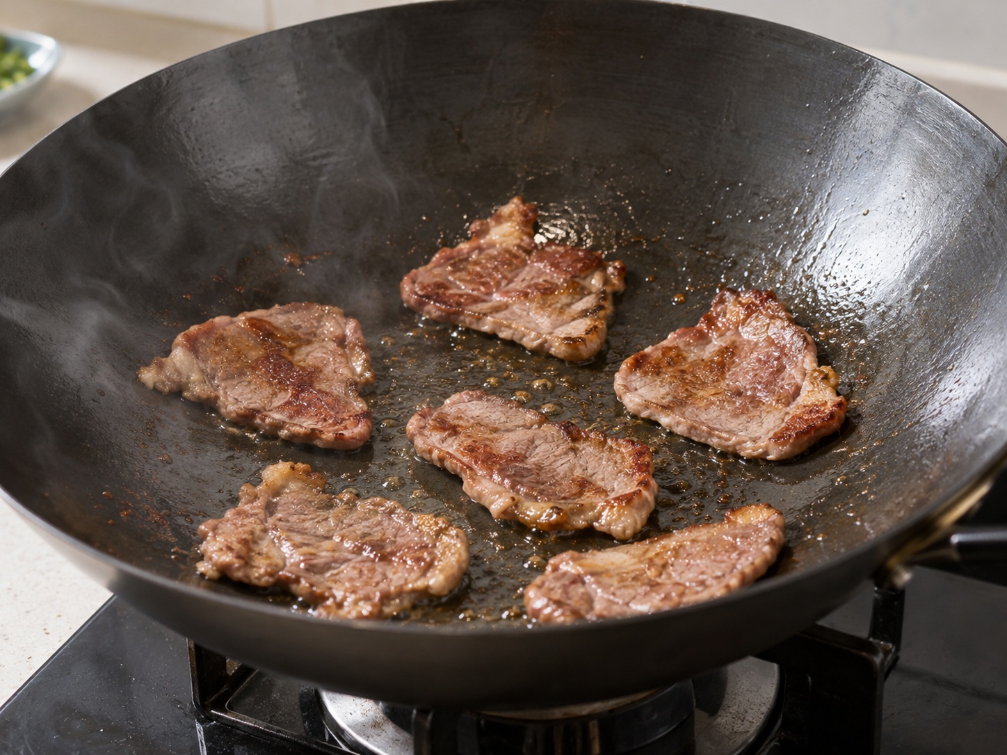 新疆孜然羊肉 — 炒第一批