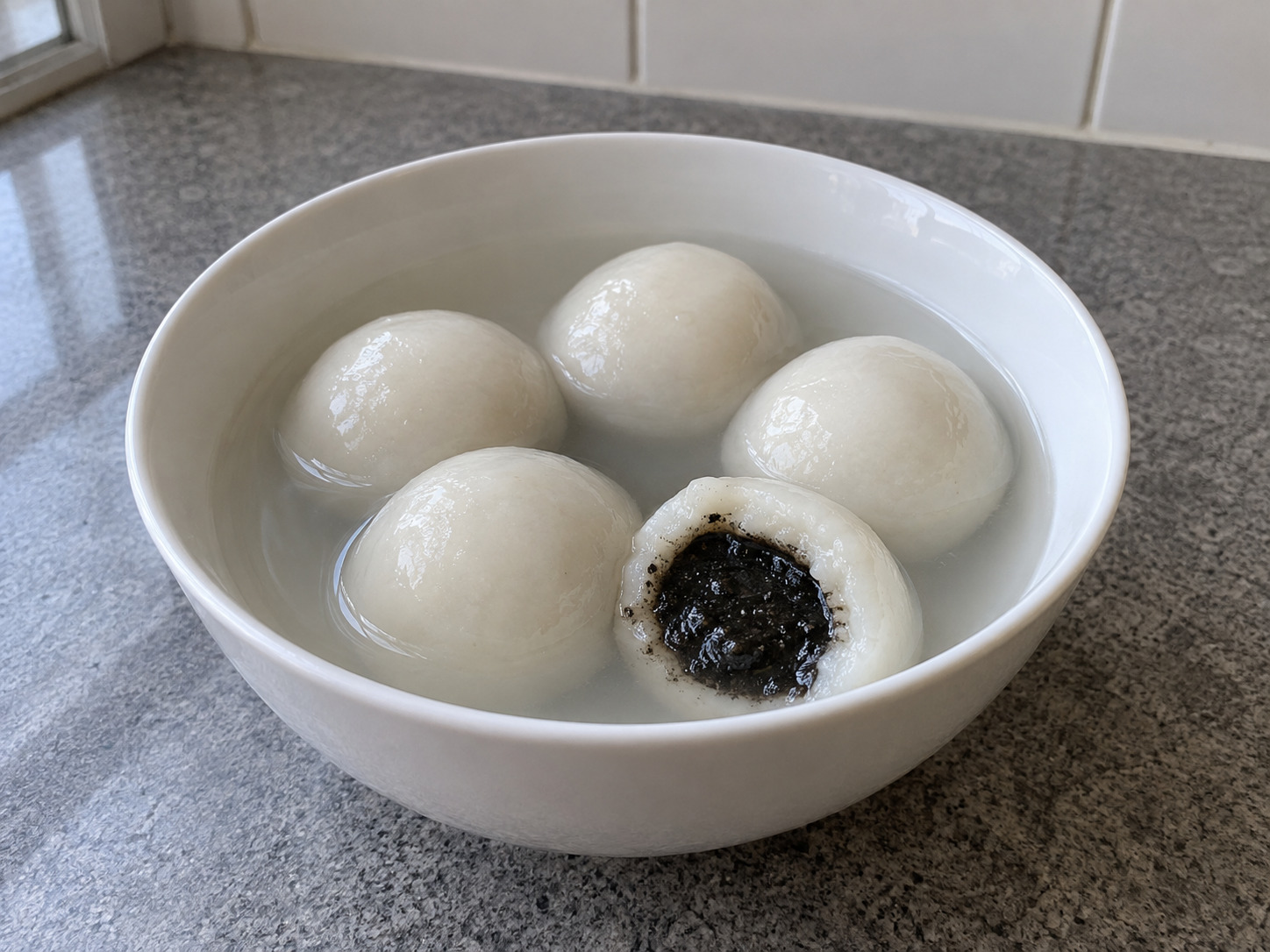寧波黑芝麻豬油湯圓 — 完成圖